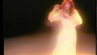 Watch Kate Bush Wuthering Heights video