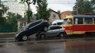 Видео "Паровозик который смог....." #дтп #Орел ул. 1-ая Курская . от #OREL CITY, 1-я Курская улица, Орёл, Россия