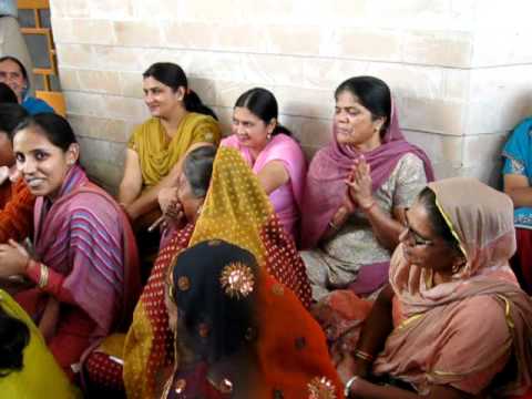Punjabi TAPPE...Competetion in Punjabi Wedding..