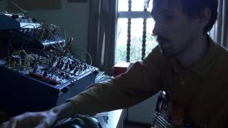 Ernest Bergez dans son studio