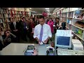 Raw Video: President Obama in Iowa Bookstore