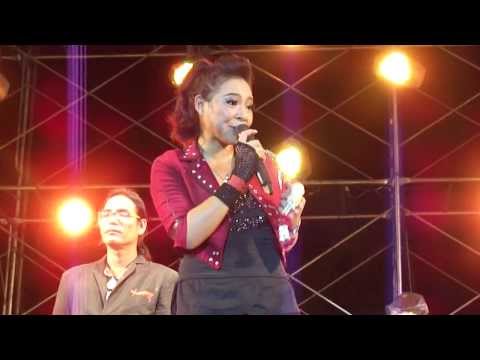 ยิ้ม อาร์ สยาม