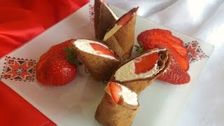 Клубничный десерт. Шоколадные блинчики с клубникой. Сладкие суши Клубничный десерт. Шоколадные блинчики с клубникой. Сладкие суши