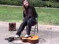 image Main Gitar Pake Kaki Dewa Gitar Nih