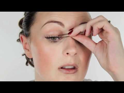 how-to-apply-false-lashes.html
