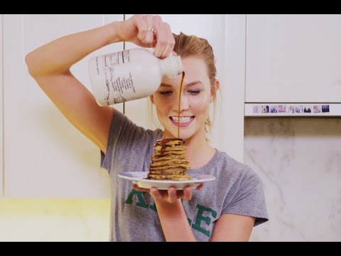 VIDEO : 3 ingredient pancakes | karlie kloss - 1 egg, 1 banana, and a handful of oats plus whatever yum you want to add :) send me your creations using #klossykitchen ...