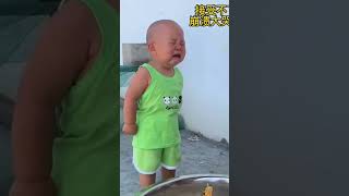 Un Niño Chino Llorando