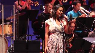 Watch Mayra Andrade Palavra video