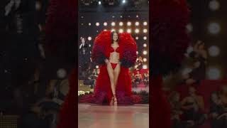 The Ultimate Closer Bella Hadid.