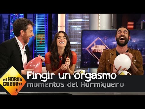 Macarena GarcĂa y Jon Plazaola fingen un orgasmo al mĂĄs puro 'estilo Hormiguero' - El Hormiguero 3.0