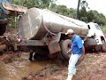 caminhao do laborges sendo destruido!!