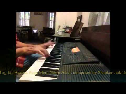 Ang Lag Ja Balma Chandu Kale plays on synthesizer from Mera...