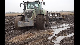 Fendt 936 Vario ploughing in mud, wet, difficult conditions
