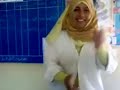 دكتورة هبة مع المريض في العيادة +18