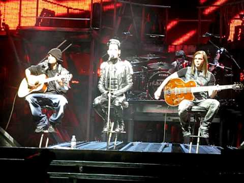 18.03.10 Lyon - Humanoid