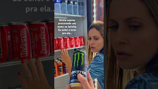 Minha Esposa Procurando Seu Nome Na Latinha De Coca-Cola. Eu Achei Mas Ela Não Gostou.