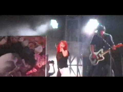 setlist Intro Band instrumental Hayley Williams enters midway Ignorance 