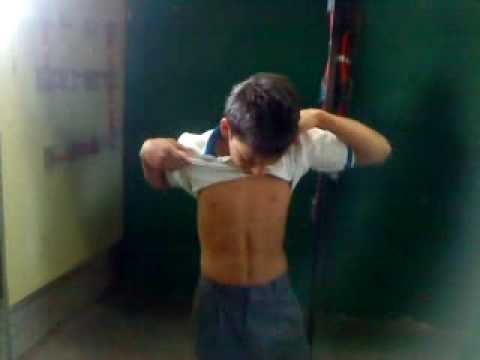 pimentel enseñando sus cuadros - YouTube