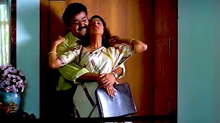 ഇന എനന എനതനന വചച ചയത Mohanlal Samyuktha Varma Life Is Beautiful Romantic Scene