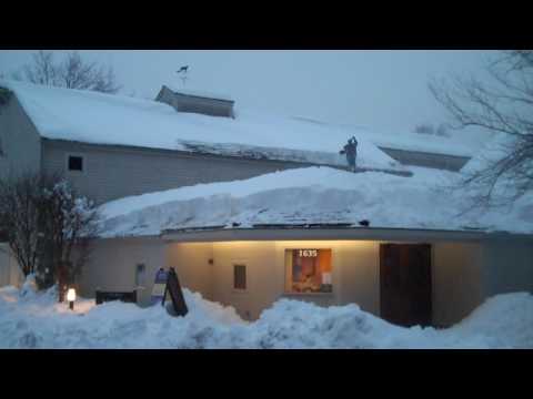 Gutterman Services – How to clear an ice dam from a commercial building