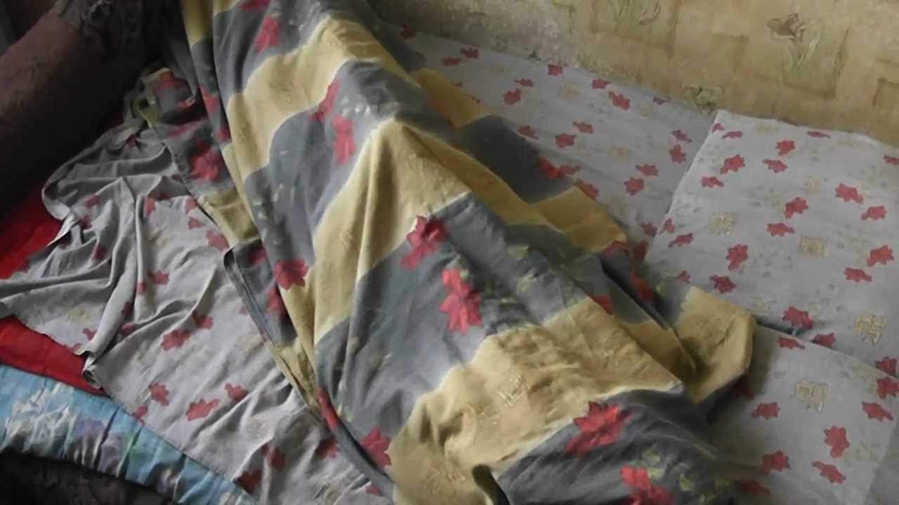 Видео Как Бабы Дрочат Под Одеялом Подушкой