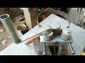 Xem cách thợ vườn chế dụng cụ uốn sắt từ ve chai