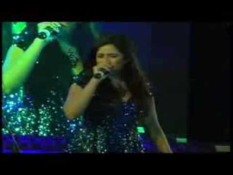 Dheere Dheere (Saibo) song Shreya Ghoshal Live at Dharwad Utsav...