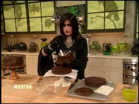 VIDEO : how to make devil's food cake ⎢martha stewart - martha stewartshares her sinfully deliciousmartha stewartshares her sinfully deliciousrecipefor devil's foodmartha stewartshares her sinfully deliciousmartha stewartshares her sinful ...