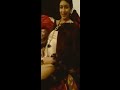 رقص مصري منزلي في البيت بقميص النوم احمر و البنت موووووووزة
