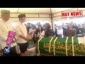 Download Hot News! Prosesi Pemakaman Adik Emil Dardak Sangat Mengharukan - Cumicam 13 Desember 2018 Hot News! Prosesi Pemakaman Adik Emil Dardak Sangat Mengharukan - Cumicam 13 Desember 2018
