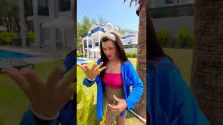 Life Hack How To Sneeze Without Getting Your Hands Dirty