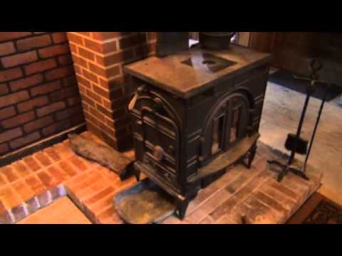 Consolidated Dutchwest Woodstove FA264CCL Operating 