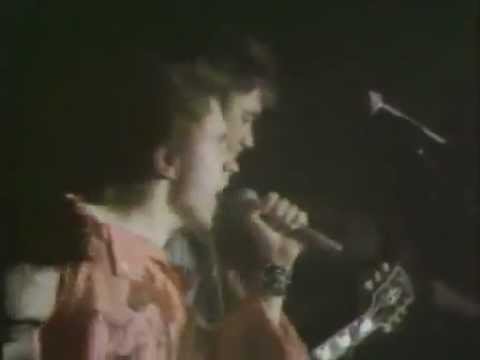 Queen s reaction to sex pistols