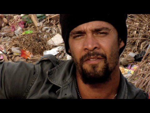 Michael Franti: Hey World (Don't Give Up) Michael Franti: Hey World (Don't Give Up)