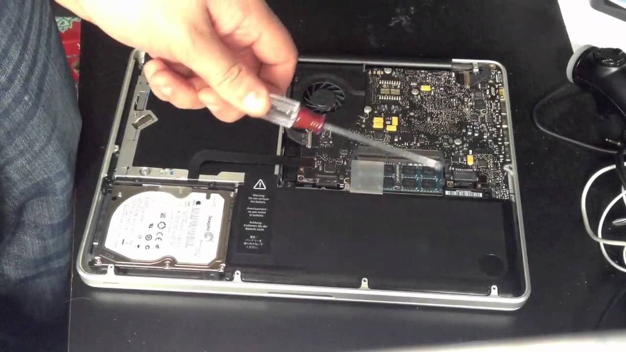 How To ... Replace 13" MacBook Pro Battery - YouTube
