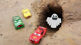 Disney Cars Toys Lightning Mcqueen Saw the ghost in the cave.