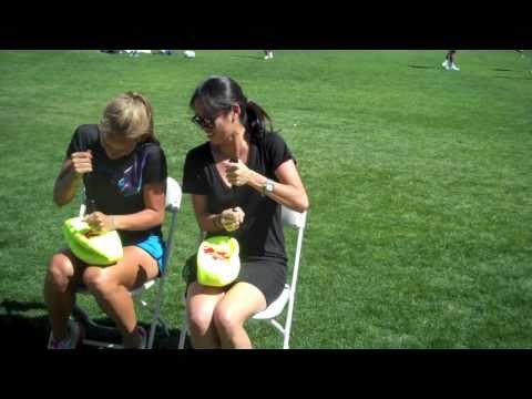 Wilson テニス- 全米オープン Jumbo テニス Ball Challenge with Barbora Zahlavova- Strycova