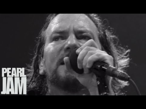 Pearl Jam Amongst the Waves