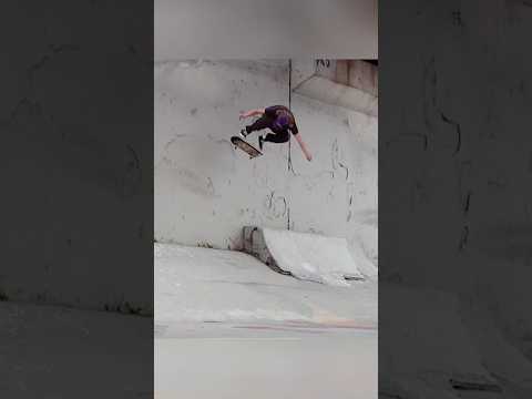 🏍️ BTS of Roman Pabich’s heelflip wallride