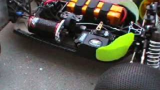 Tekin RX8 in Losi 8T with 4S lipo testing