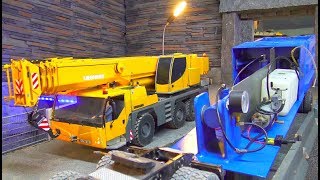 RC CRANE LIEBHERR LTM 1055 AT WORK! HEAVY HYDRAULIC PRESS LOAD! AROCS 6X6 IN ACTION!