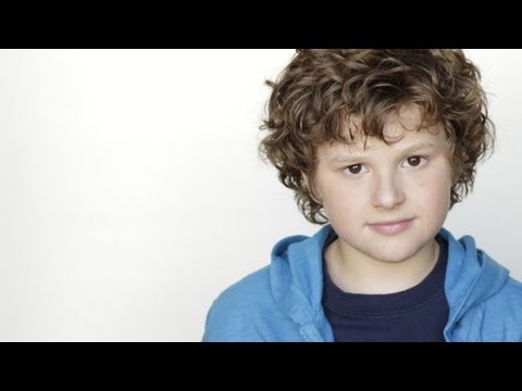 Is MODERN FAMILY's Nolan Gould a Prop Bandit?? - SPECIAL PROGRAMMING
