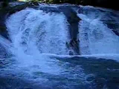 どんど晴れ 花巻温泉　釜渕の滝  決して飛び込んではいけません！