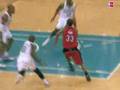 Jamario Moon throws down the hammer dunk! Video