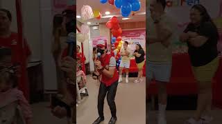 Talagang Sa Jollibee Bida Ang Saya