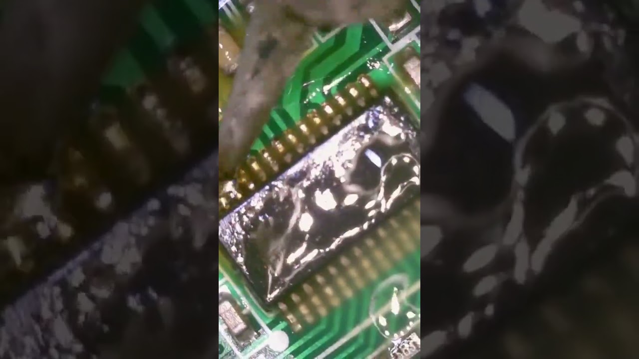 Lenoxx box circuits oxidized by waste Lenoxx box circuits oxidized by waste