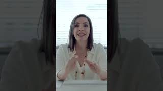 Por que AFEITARME antes del laser de depilacion? #SHORT Dra Pilar Ochoa - Dermatologa