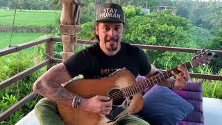 Watch Michael Franti  Spearhead When The Sun Begins To Shine video