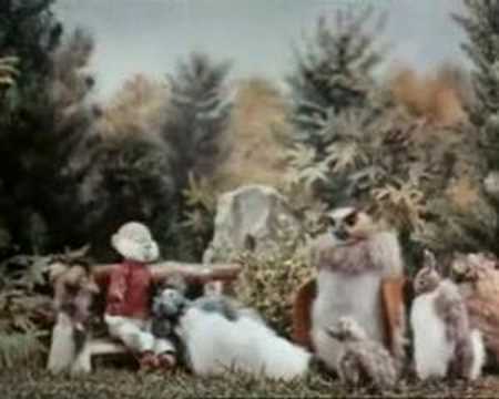 Intro of the Dutch puppet series, known as Paulus the woodgnome in the UK.