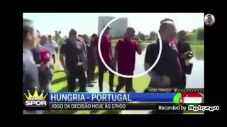 Ronaldo Mikrofon Firlatiyor